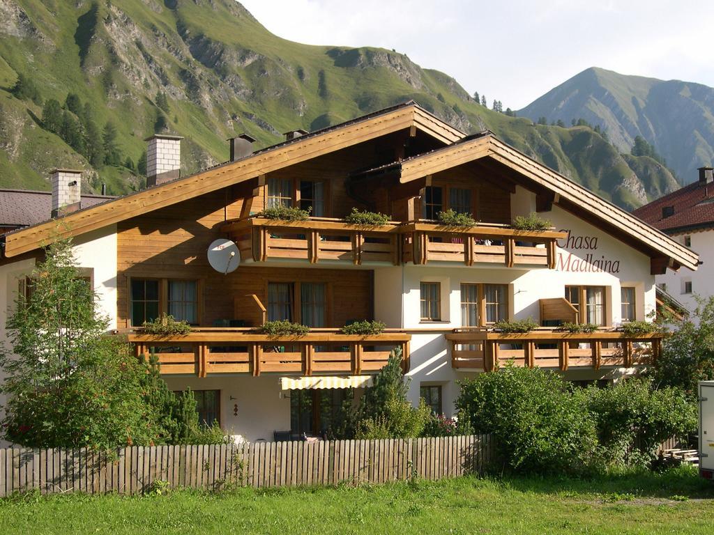 Apartment Madlaina *